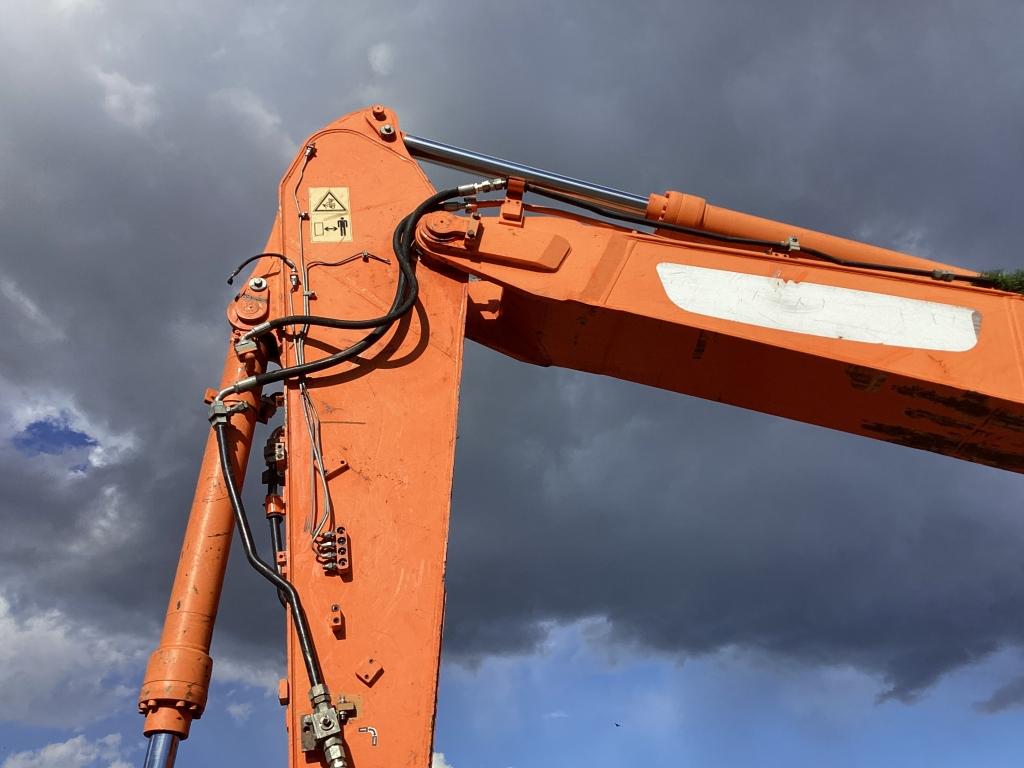 DOOSAN DX225LC TRACKHOE