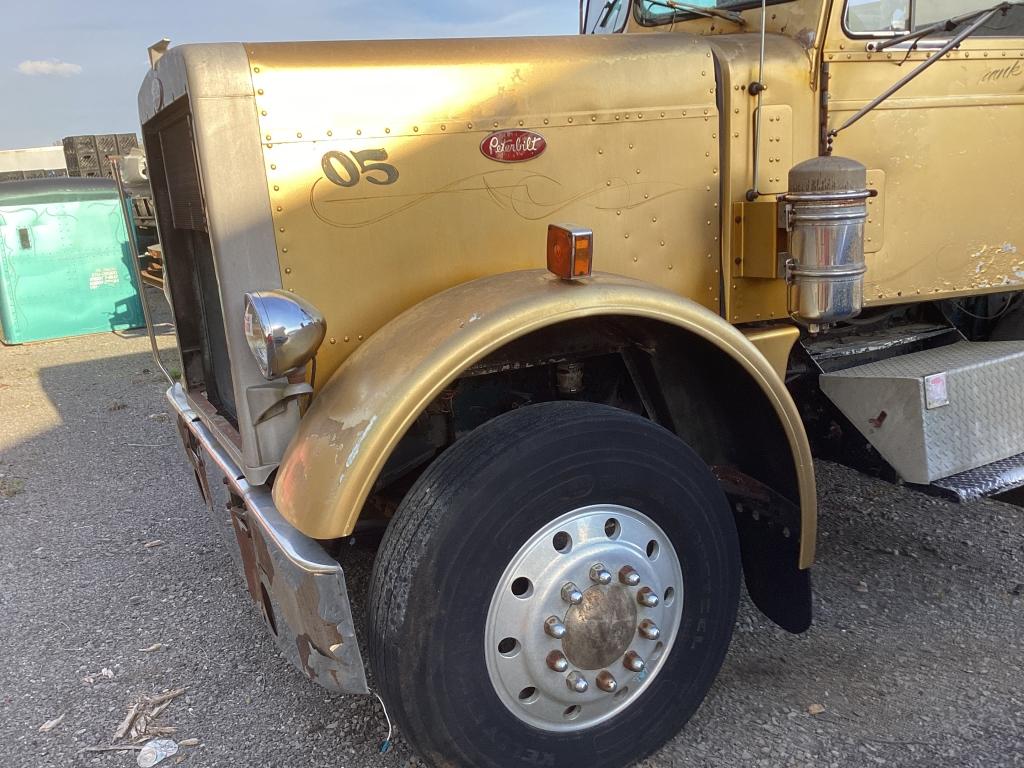 1969 PETERBILT DAYCAB TRACTOR