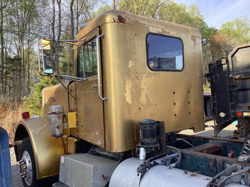 1969 PETERBILT DAYCAB TRACTOR