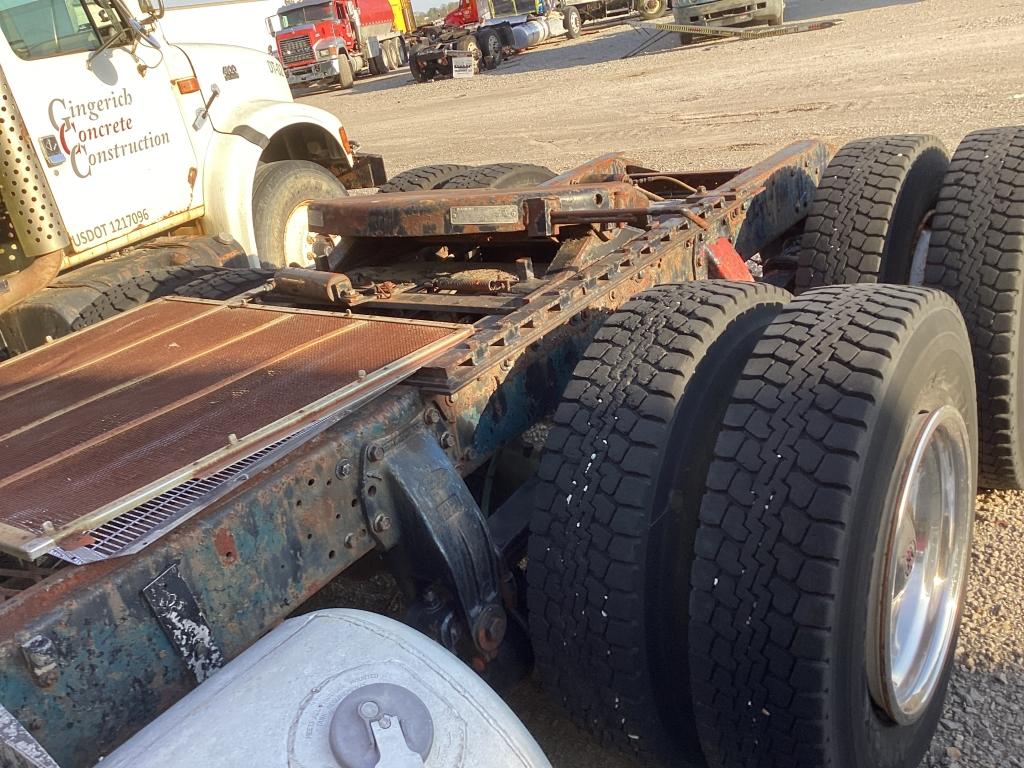 1969 PETERBILT DAYCAB TRACTOR