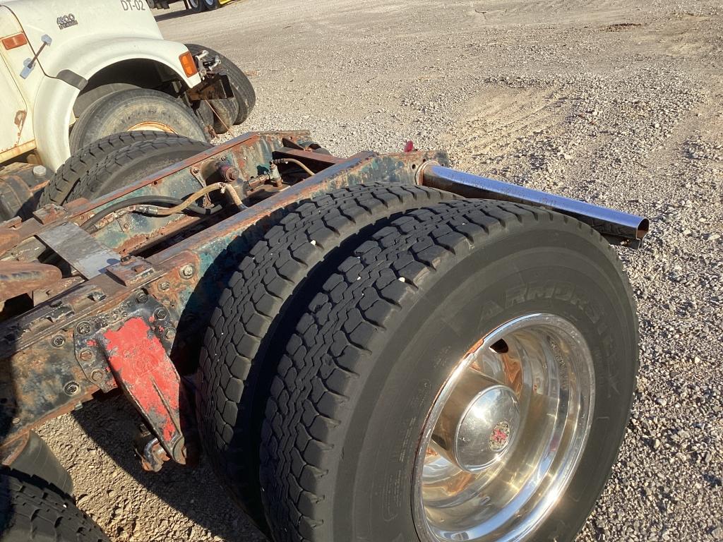 1969 PETERBILT DAYCAB TRACTOR