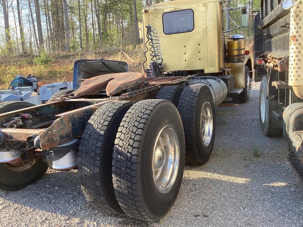 1969 PETERBILT DAYCAB TRACTOR