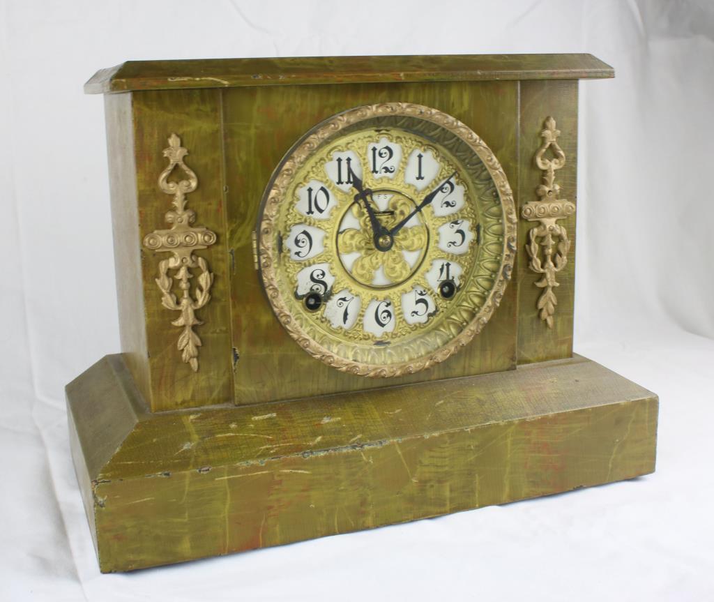 Vintage Ingerham 8-Day Time Strike Mantle Clock