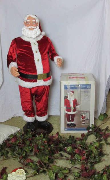 5' Singing Santa & Christmas Decor - LR