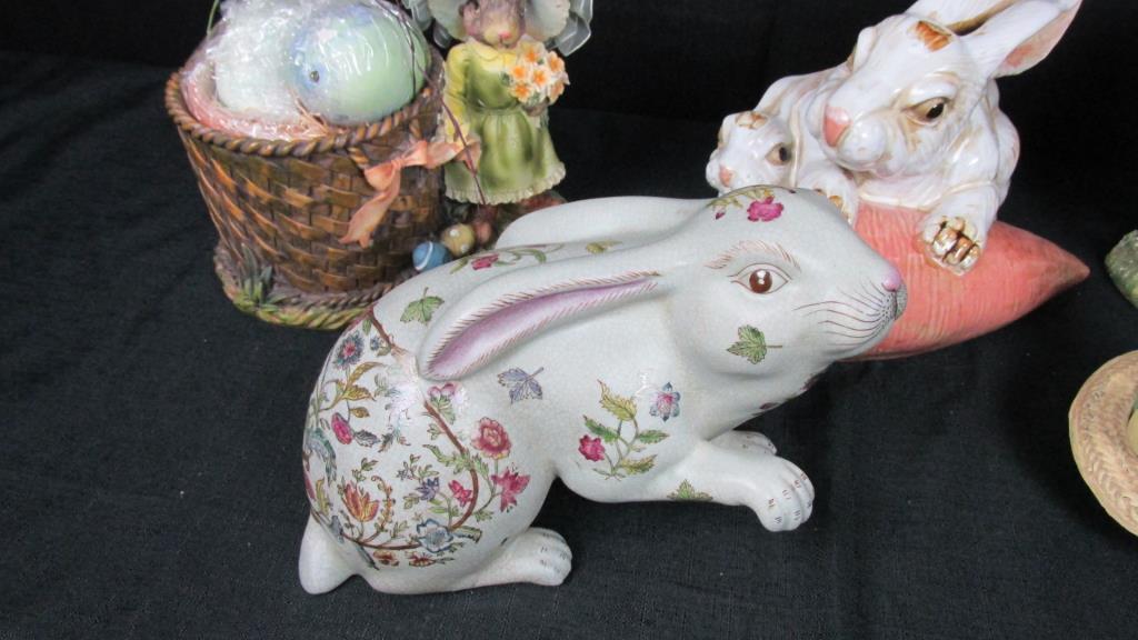 (11) Decorative Easter Pieces & Figurines - DR