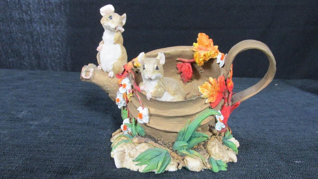 (11) Decorative Easter Mice Figurines - DR