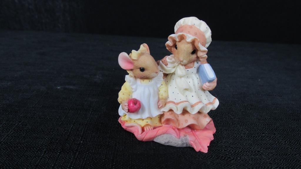 (11) Decorative Easter Mice Figurines - DR