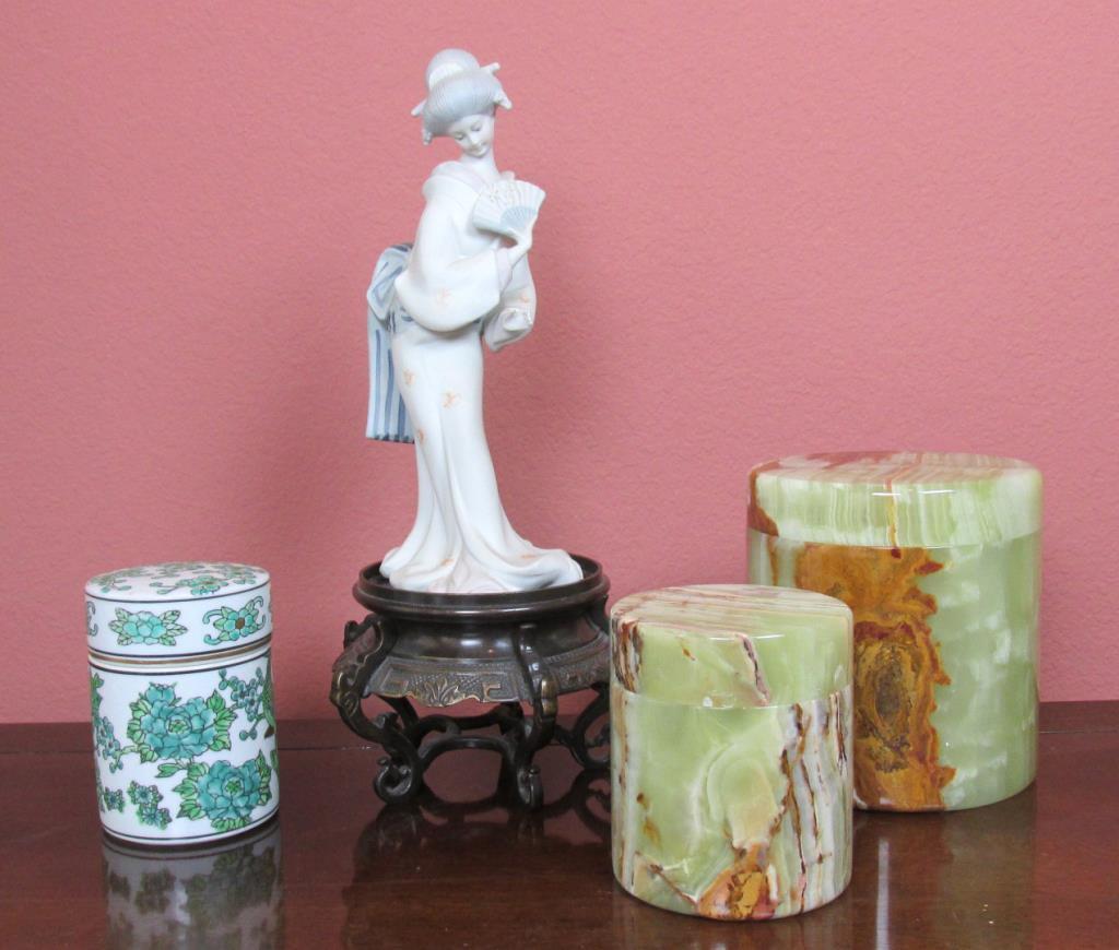 (4) Oriental Decorative Items - FR