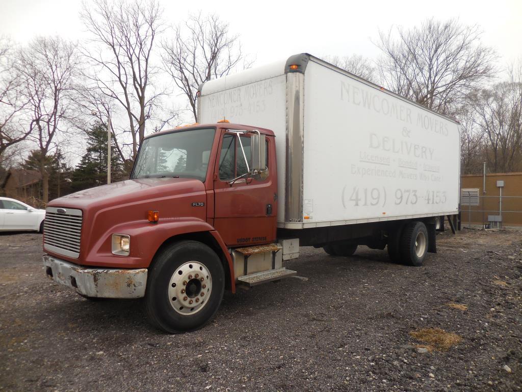 1999 Freightliner FL70 24' Straight Truck