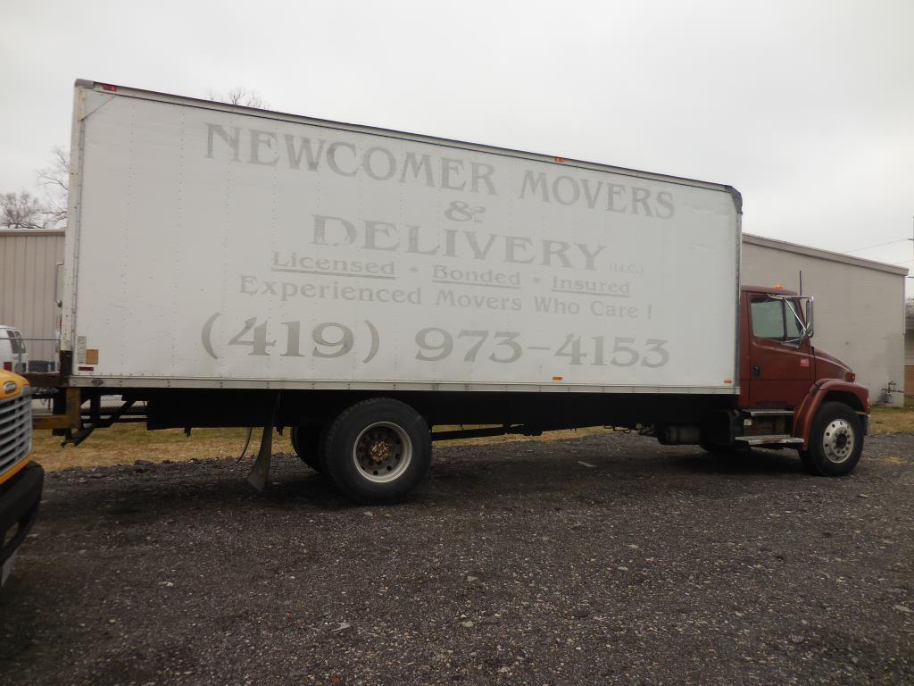 1999 Freightliner FL70 24' Straight Truck