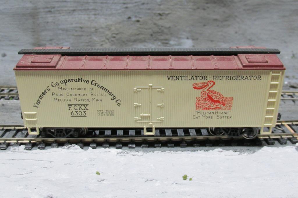 HO Scale Farmers Co-operative Creamery Co. Reefer