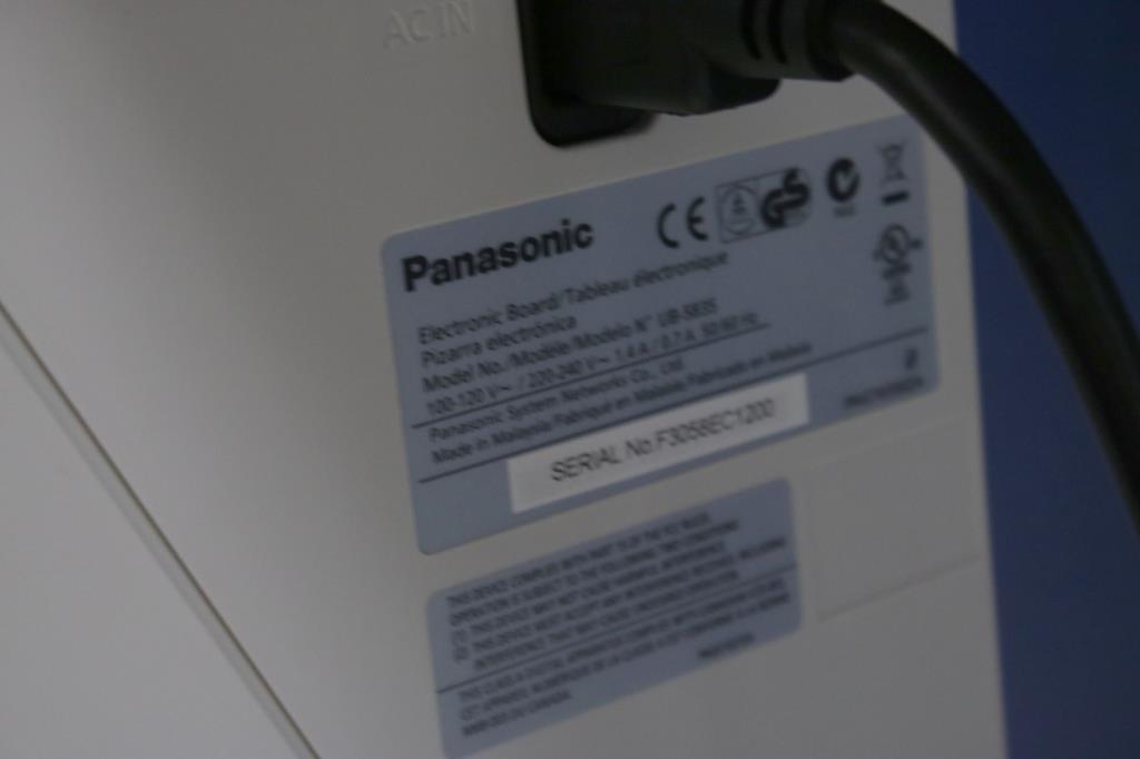 Panasonic UB-5835 Panaboard - AH