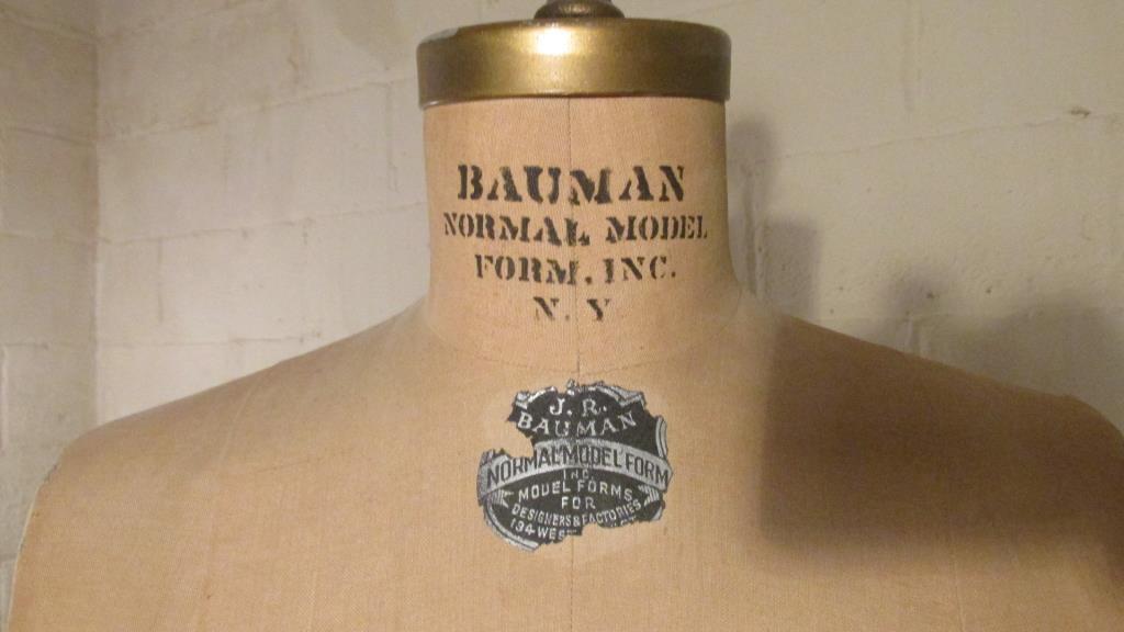 BAUMAN Normal Model Dress Form - BM