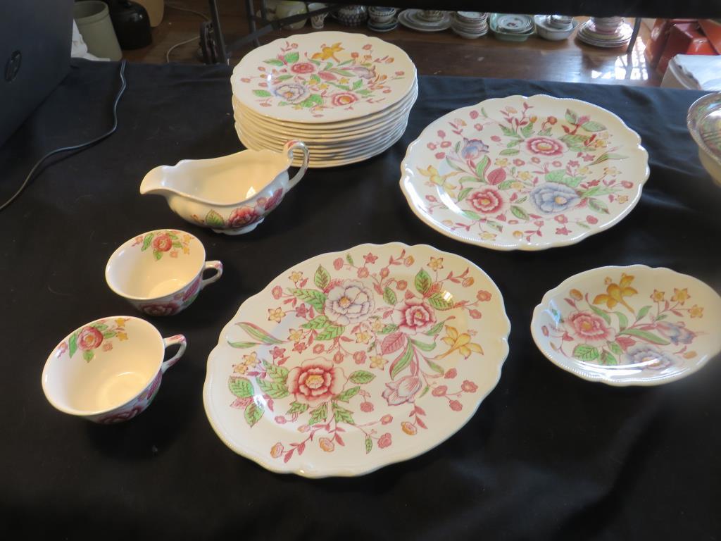 17-Piece Johnson Bros "English Bouquet" China Set - DR