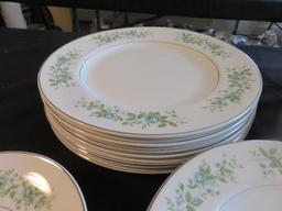 28-Piece Johnson Bros "Snowhite" China Set - LR