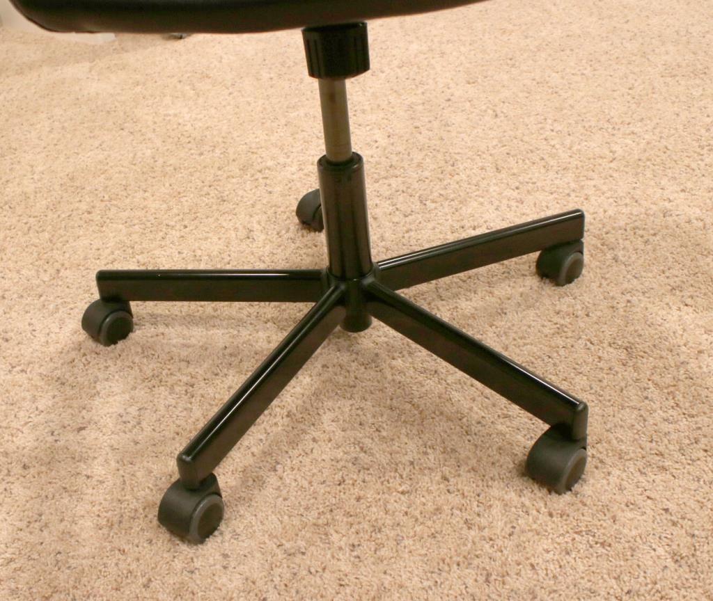 Black Rolling Office Chair - O