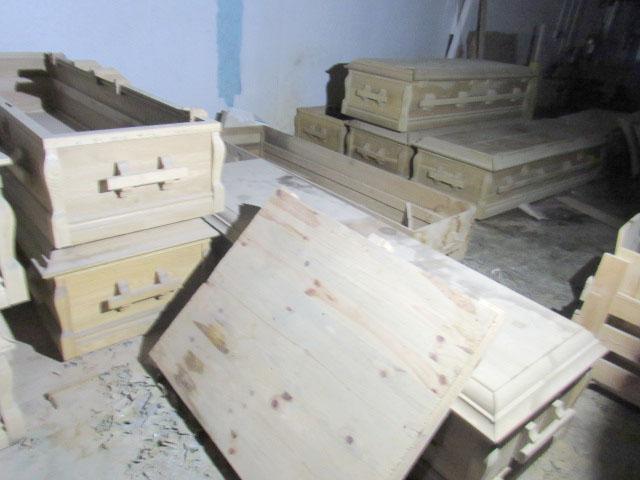 (14) Unfinished Wood Caskets