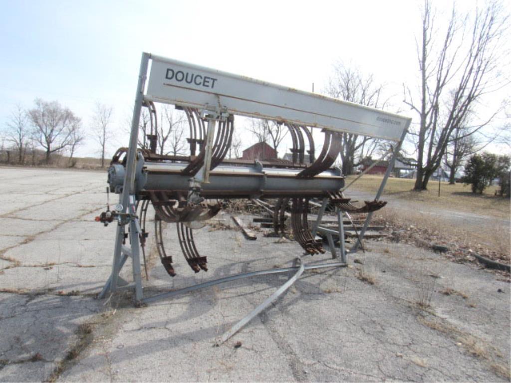 Doucet Clamp Carrier