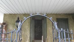 Antique Iron Gate With Arched Entryway - Oc