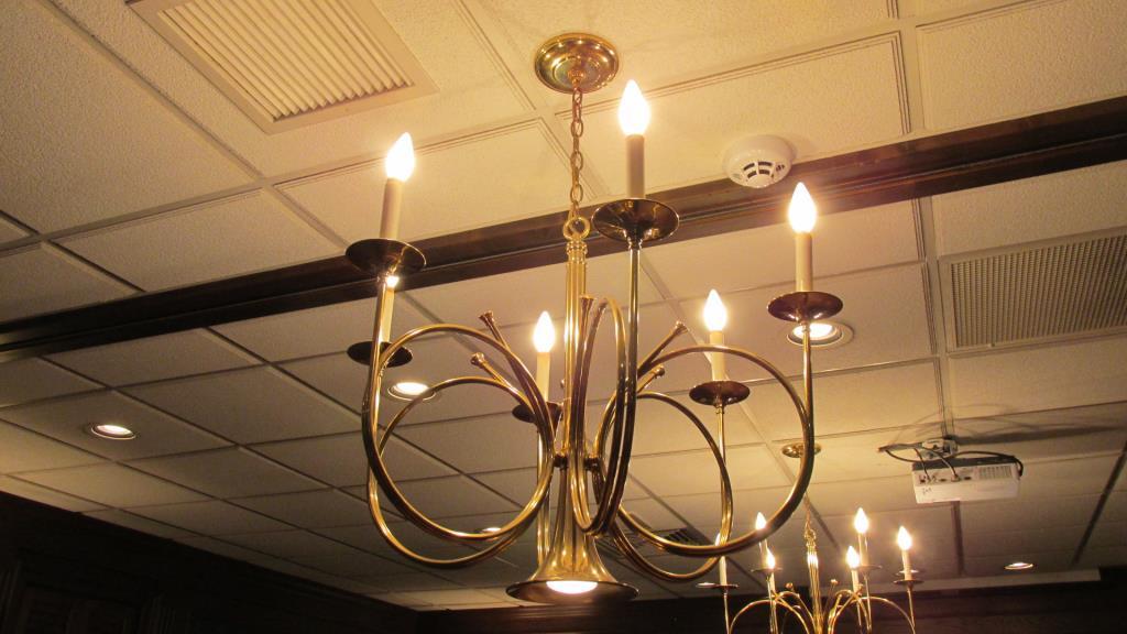 (2) Fox Hunt Horn Chandelier - Eh