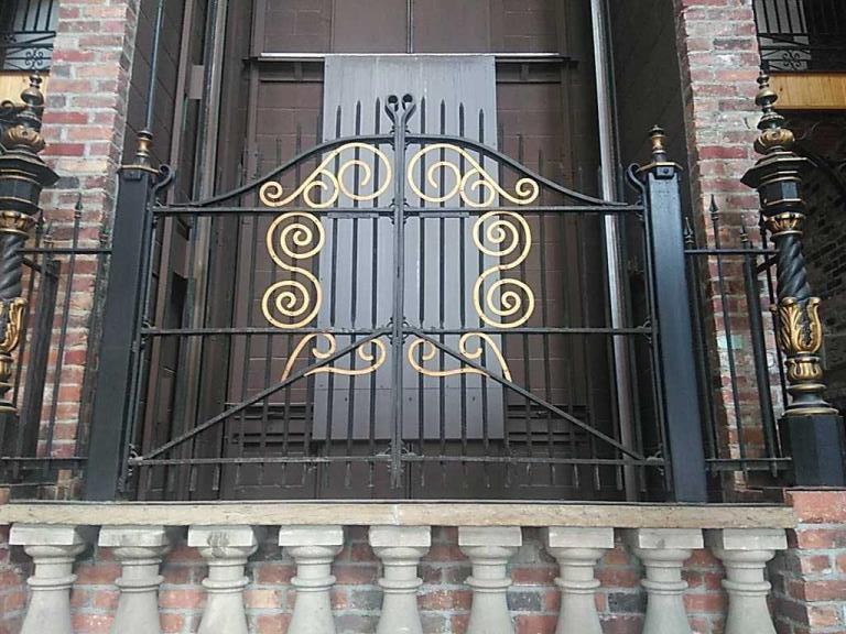 F - Cast Iron Entry Gates & Ornate Posts