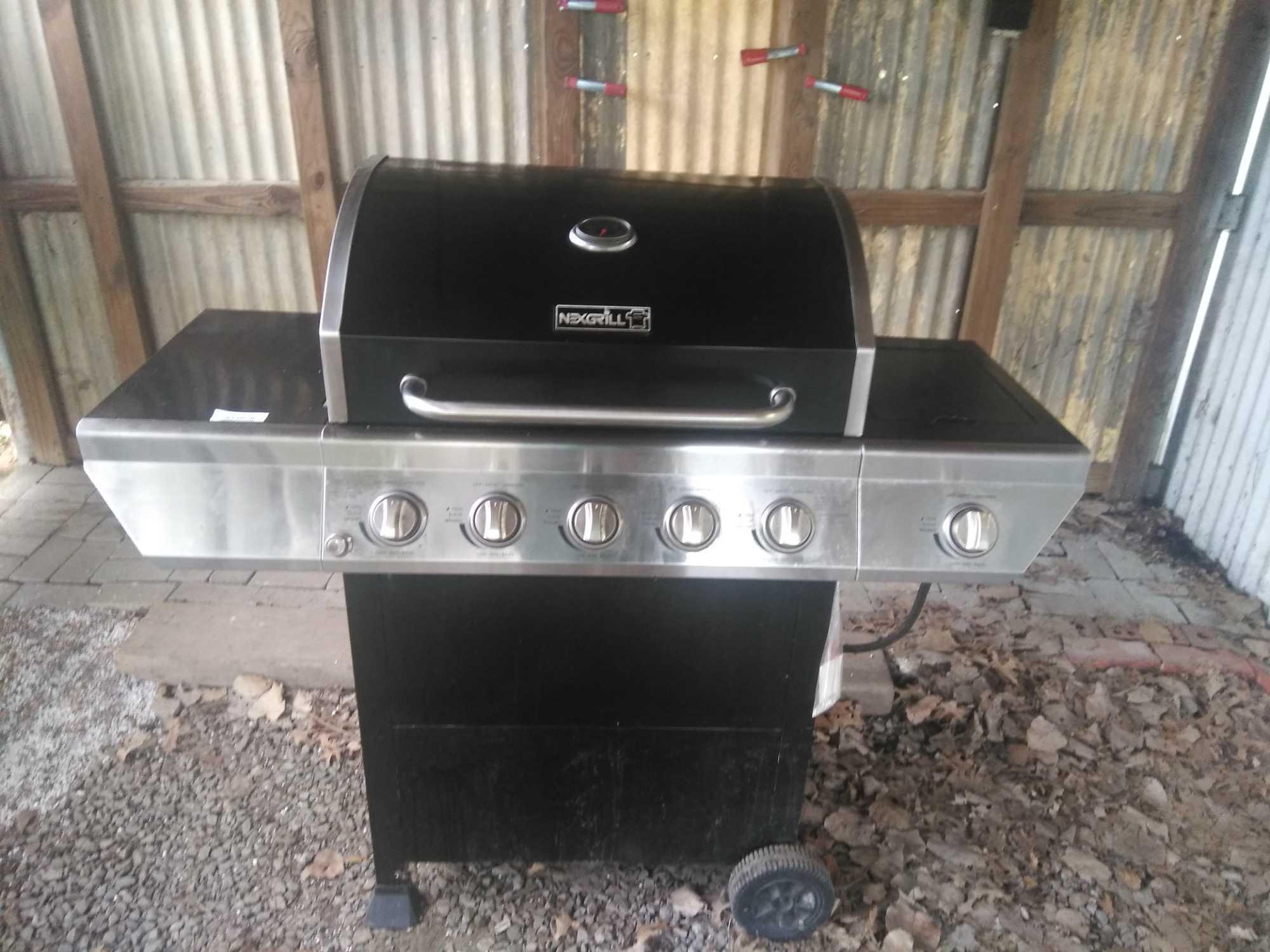 5 Burner Nexgrill with side burner