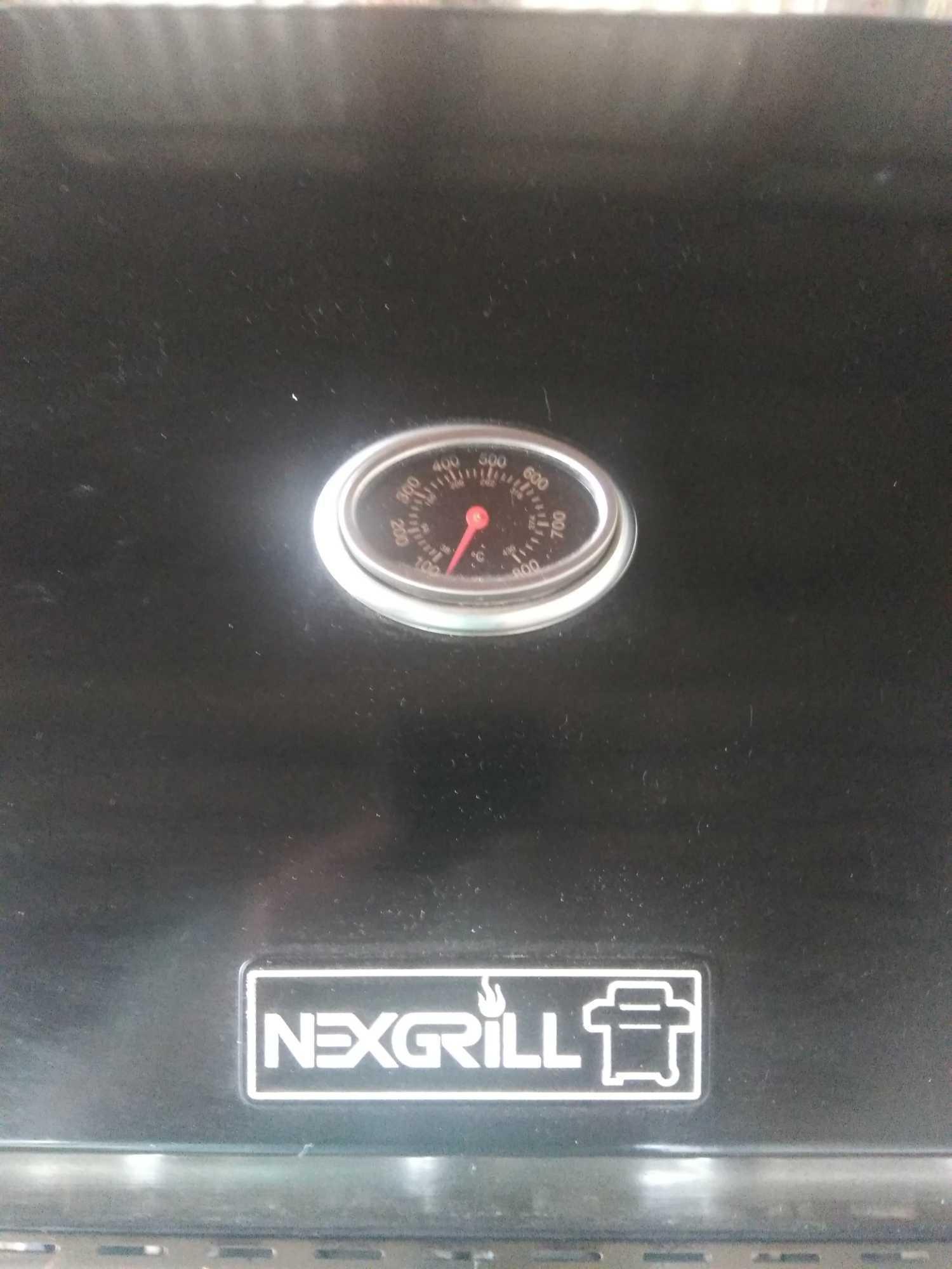 5 Burner Nexgrill with side burner