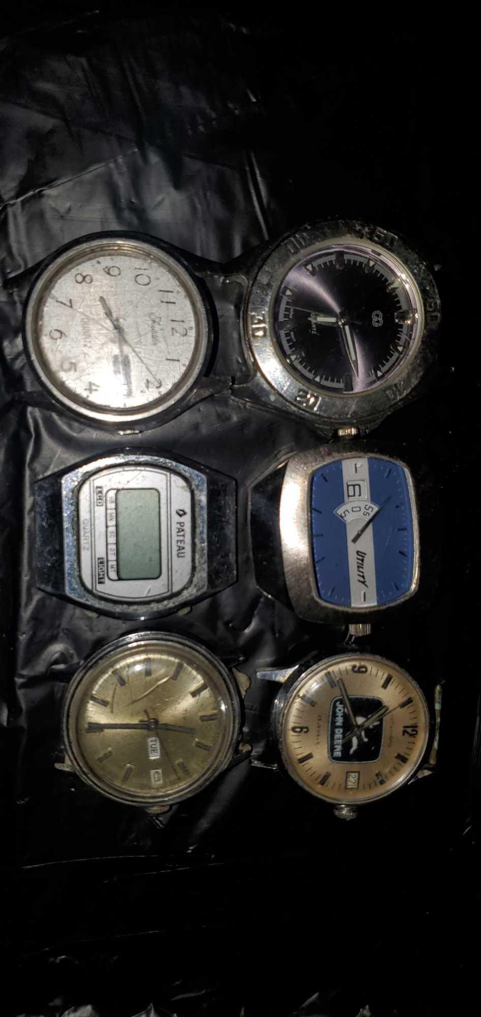 K - Large lot of Men's Watches / Knives / Pennies