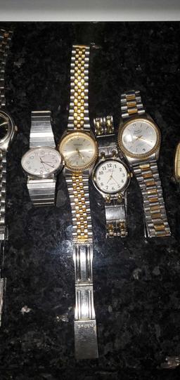 K - Large lot of Men's Watches / Knives / Pennies