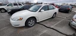 2009 White Chevrolet Impala