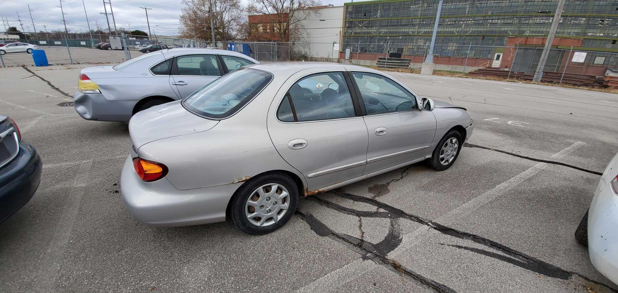 2000 Gray Hyundai Elantra