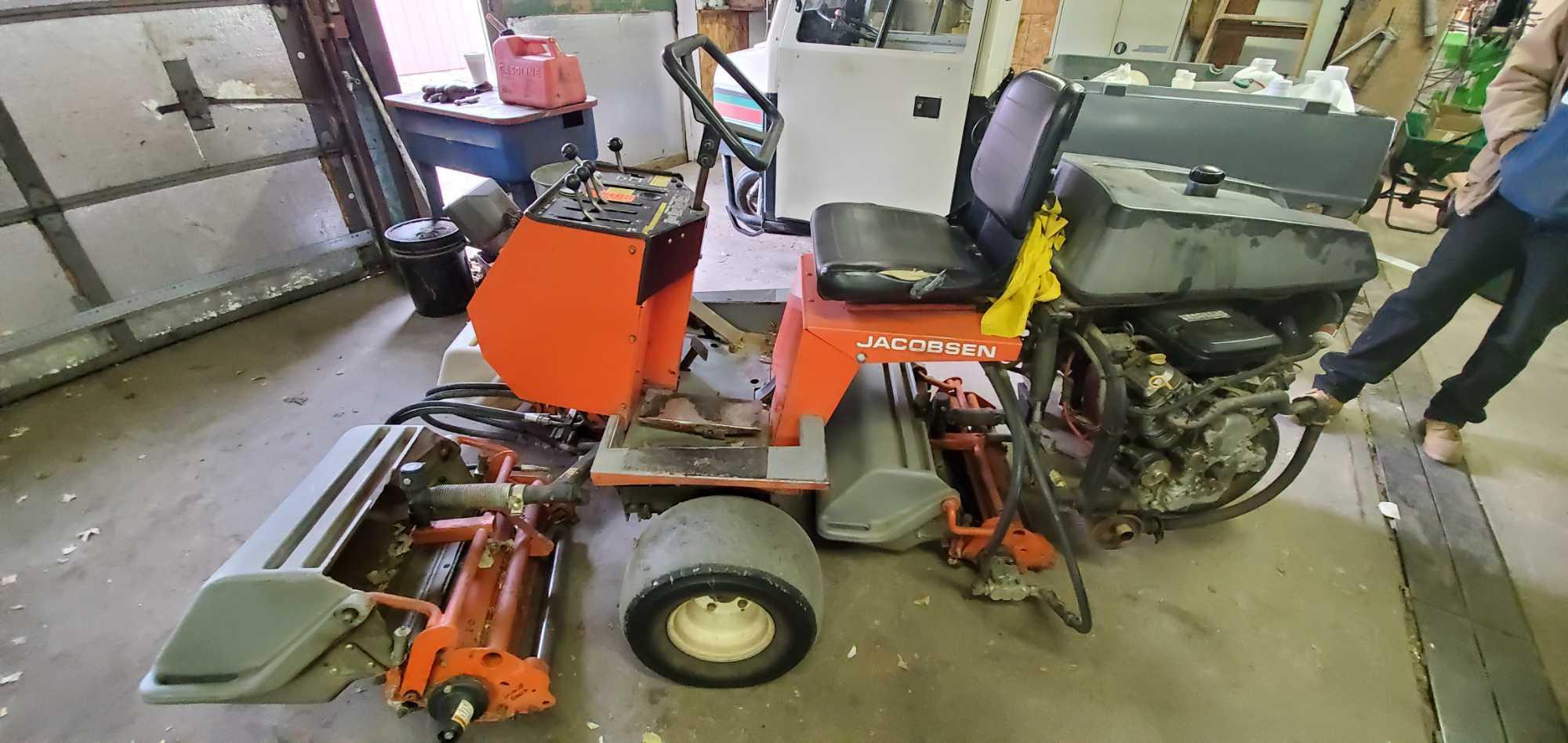 G- Jacobsen Greens King IV Plus V Twin OHV