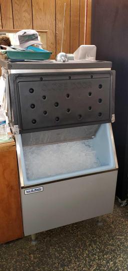 CH- Manitowoc Ice Machine