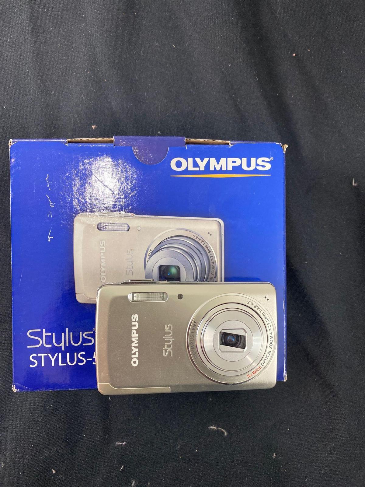 Olympus Camera Works Stylus 5010 in box