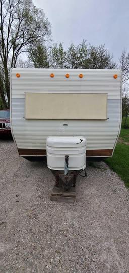 C2- O- 1982 Sportsman Model 501 - 32' RV Travel Trailer