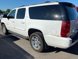 2007 White GMC Yukon