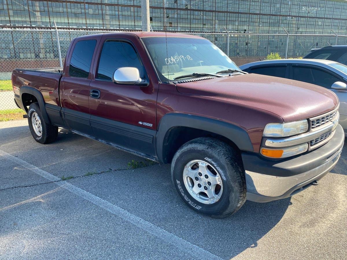 2000 Maroon Chevy Silverado