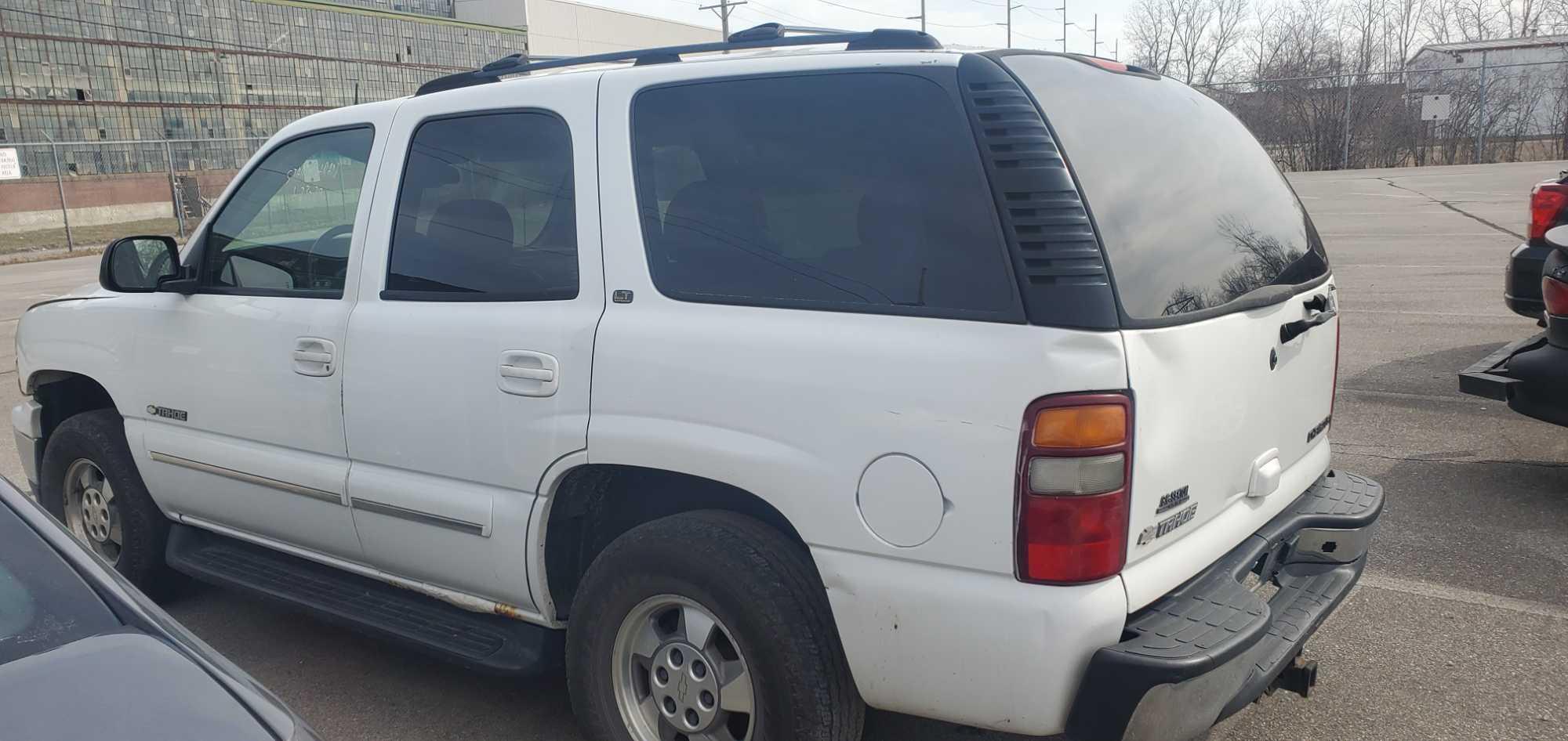 2003 White Chevrolet Tahoe