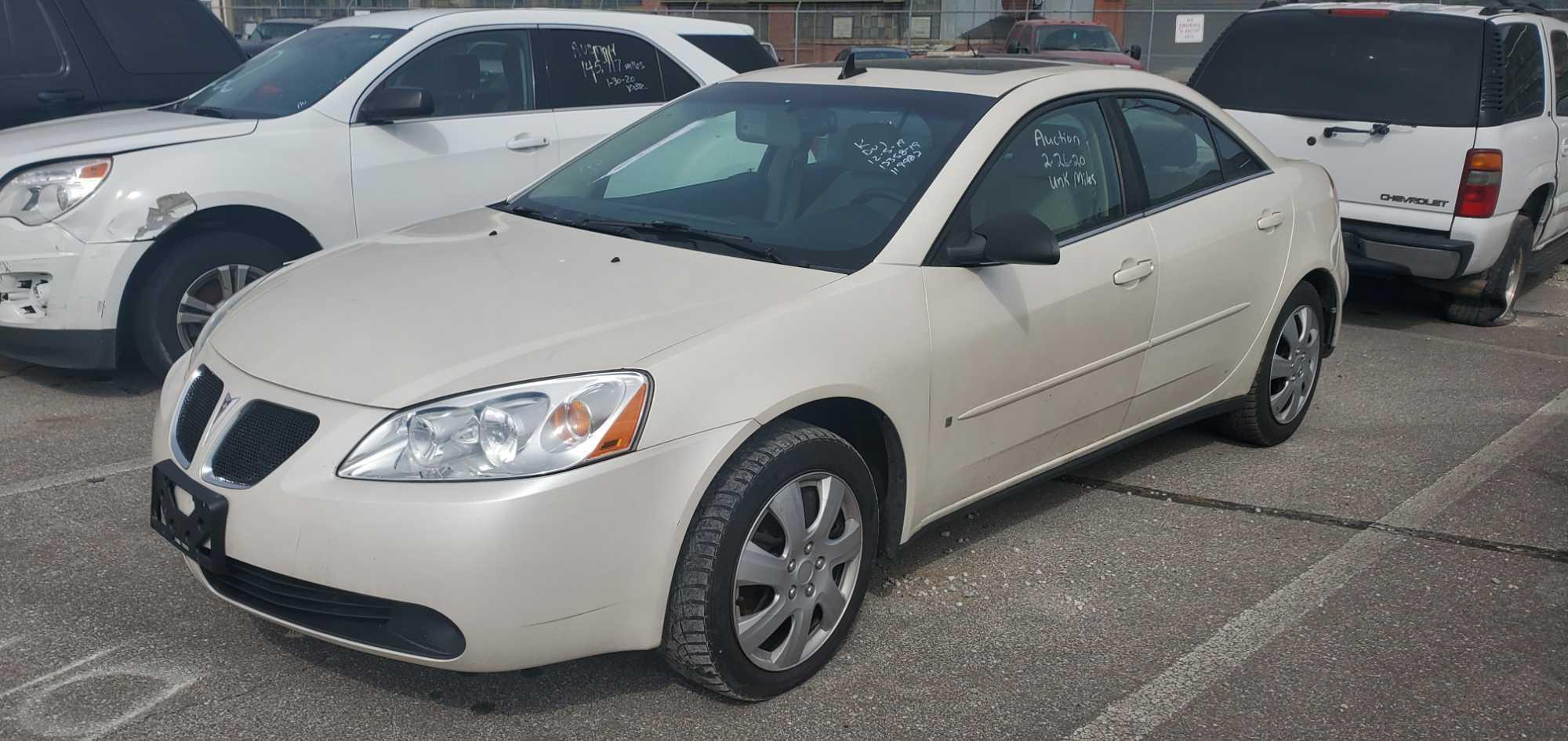 2009 White Pontiac G6