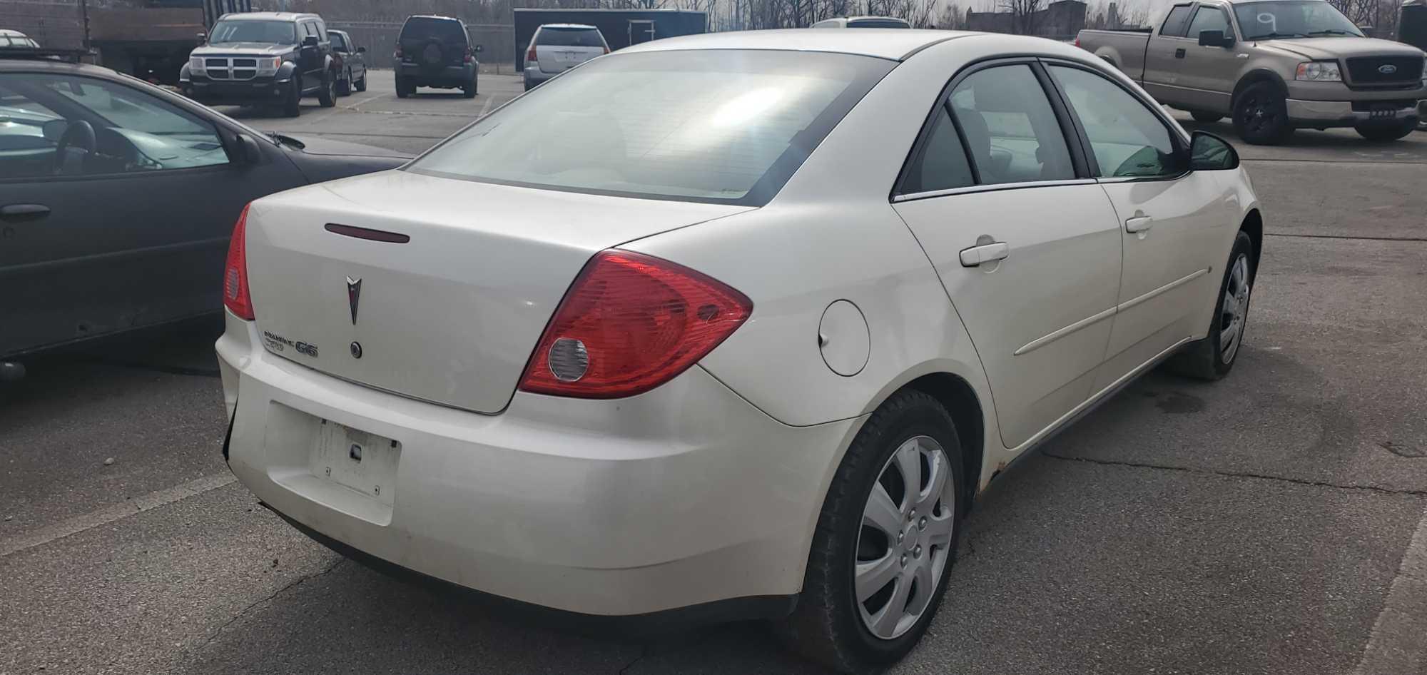 2009 White Pontiac G6