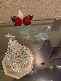 HW- Glass Figurines, Framed Flower Picture, Paper Weights