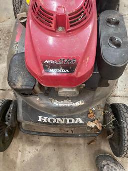 W- Honda HRC 216 Lawn Mower