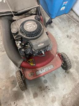 W- Briggs and Stratton Snapper Mower