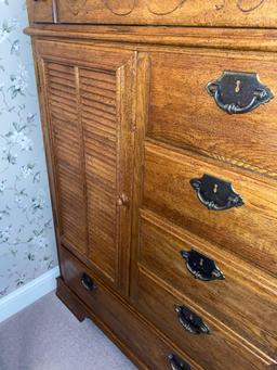 MB- Oak Wood Dresser