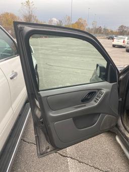 2003 Grey Ford Escape