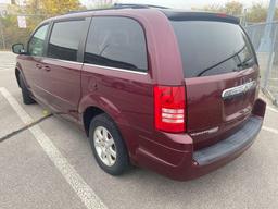 2008 Amethyst Chrysler Town and Country