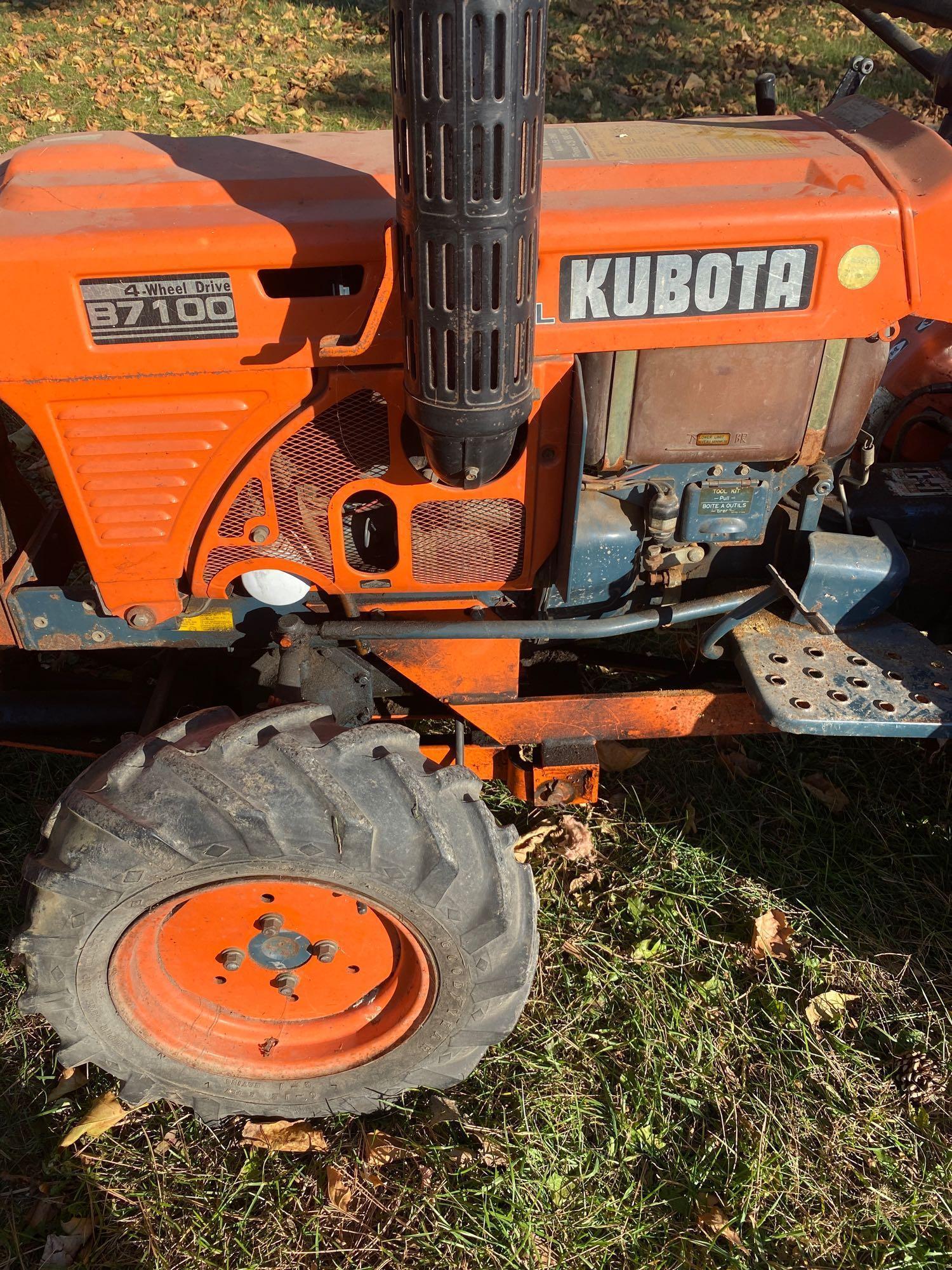 RB- Kubota B7100 Tractor