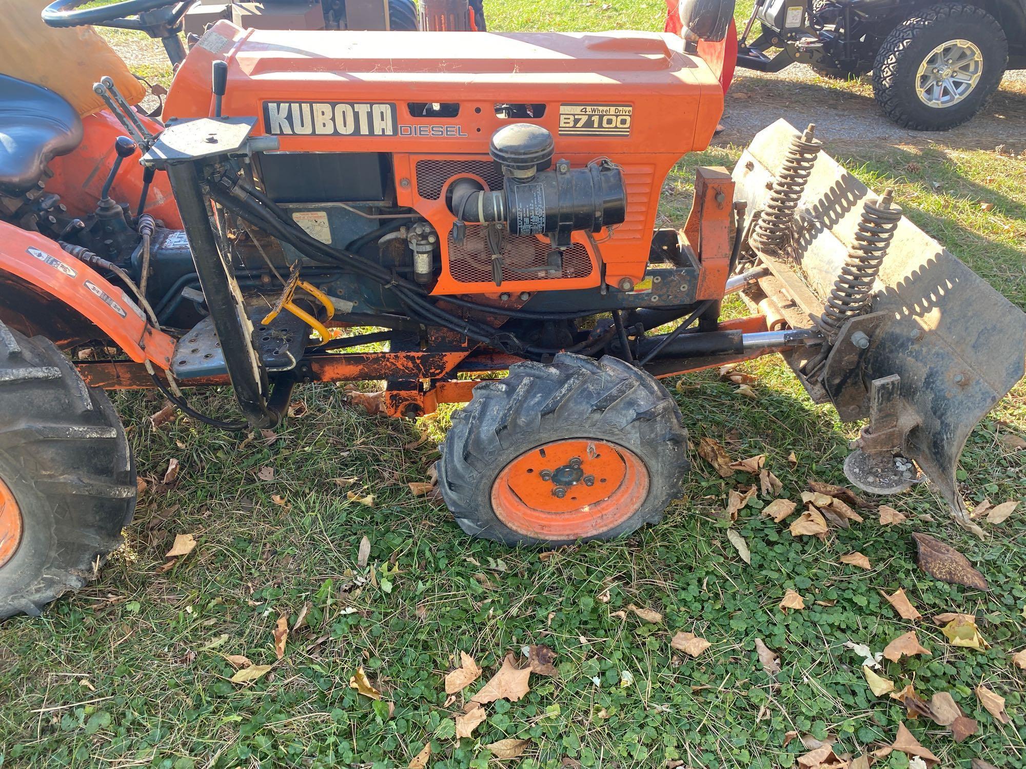 RB- Kubota B7100 Tractor