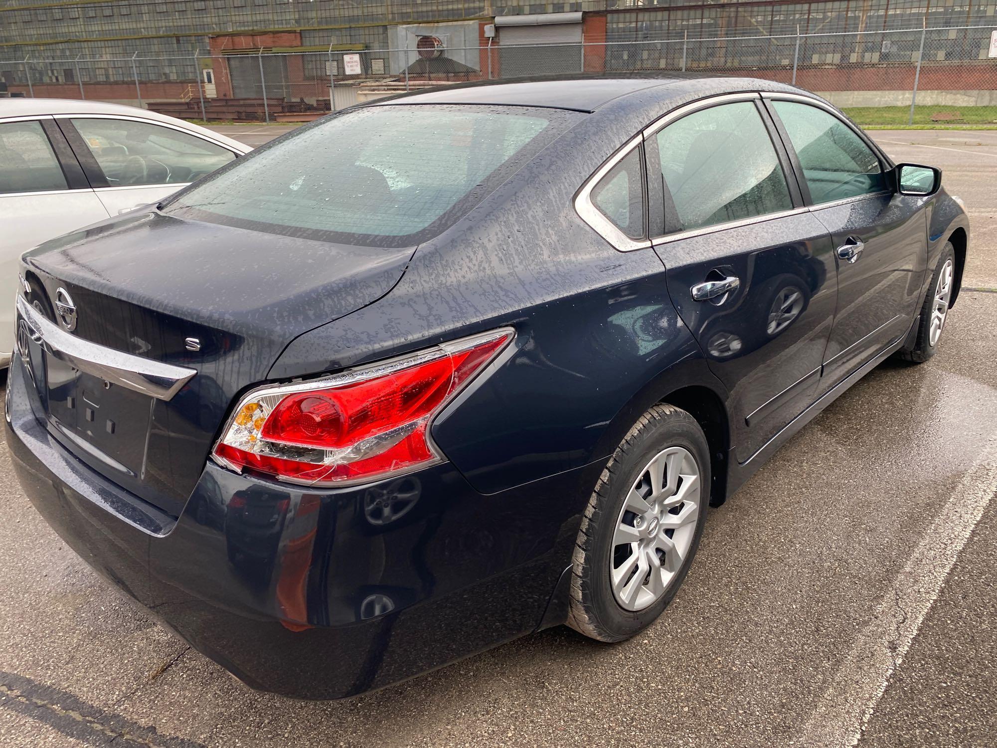 2015 Grey Nissan Altima