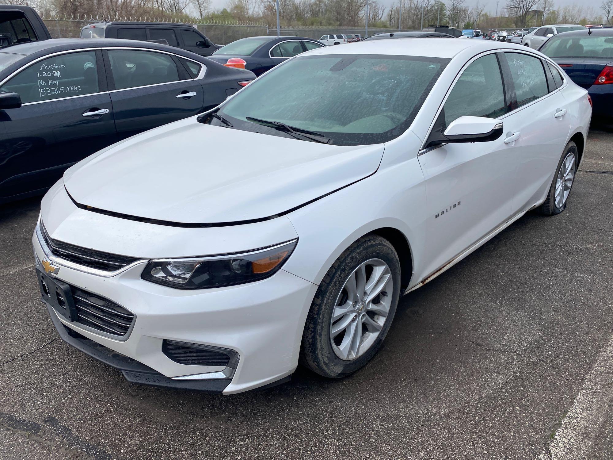 2016 White Chevrolet Malibu